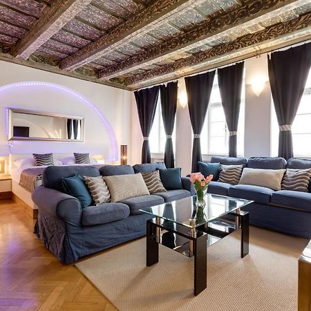 Charles Bridge Royal Apartments - Castle District Prague Ngoại thất bức ảnh