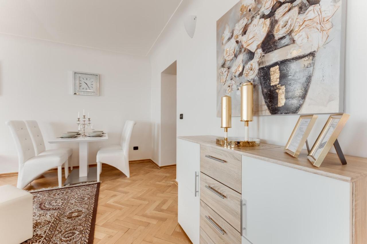 Charles Bridge Royal Apartments - Castle District Prague Ngoại thất bức ảnh