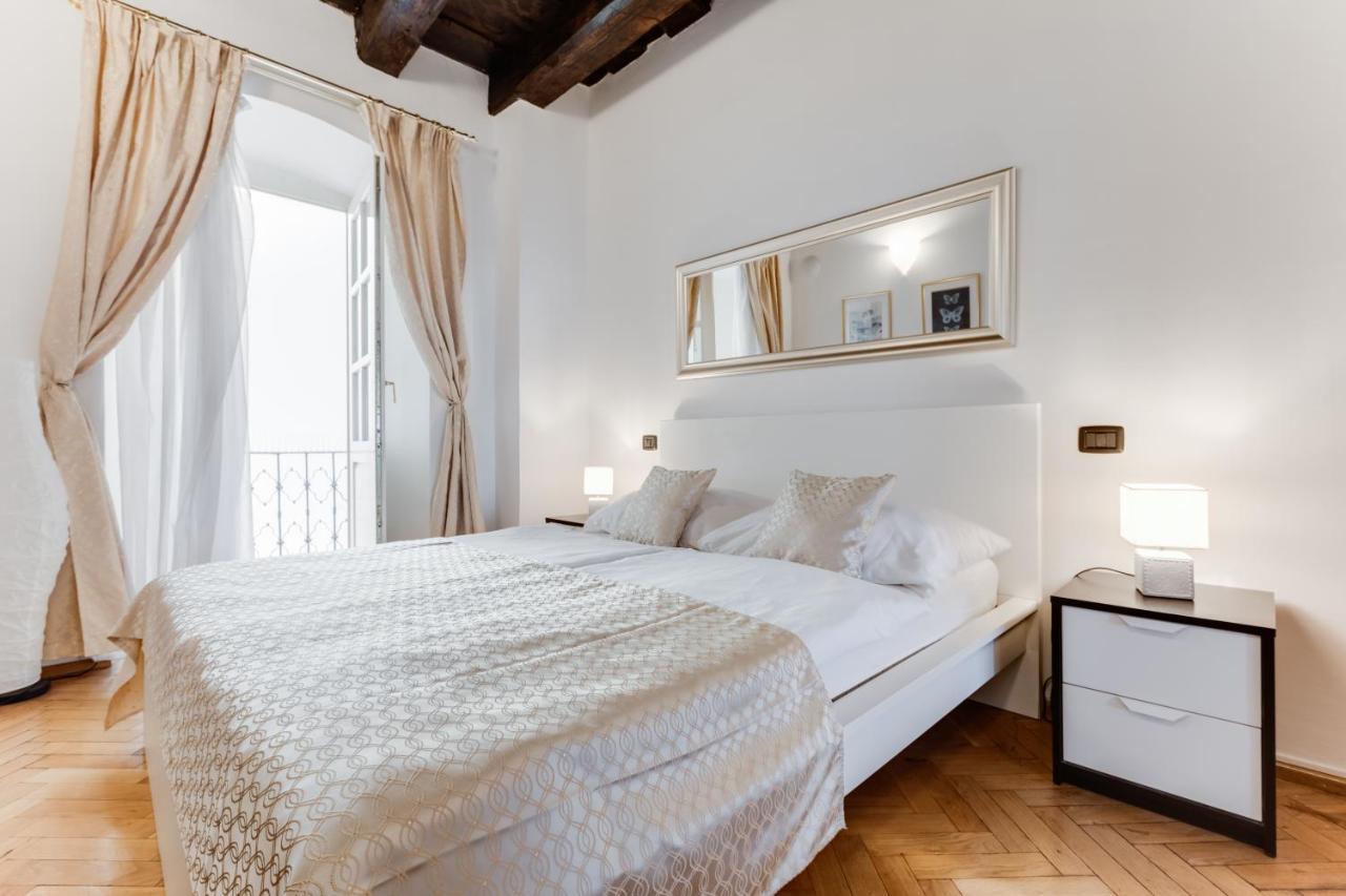 Charles Bridge Royal Apartments - Castle District Prague Ngoại thất bức ảnh