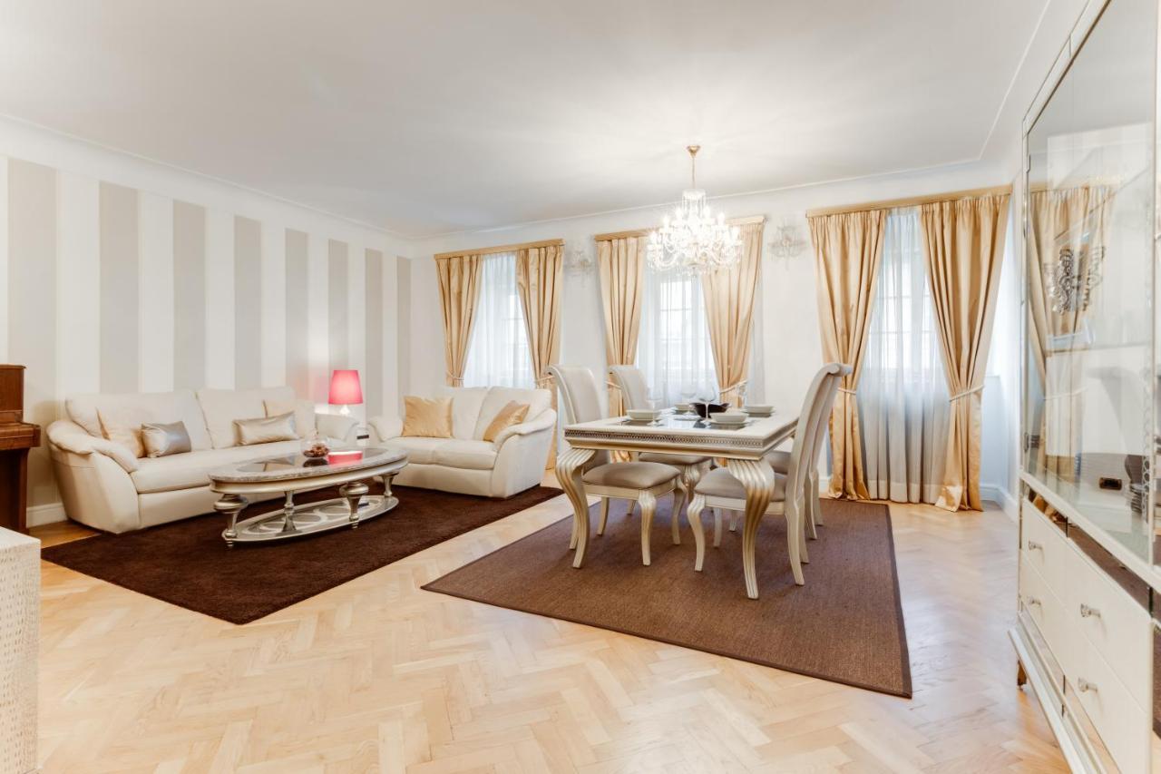 Charles Bridge Royal Apartments - Castle District Prague Ngoại thất bức ảnh