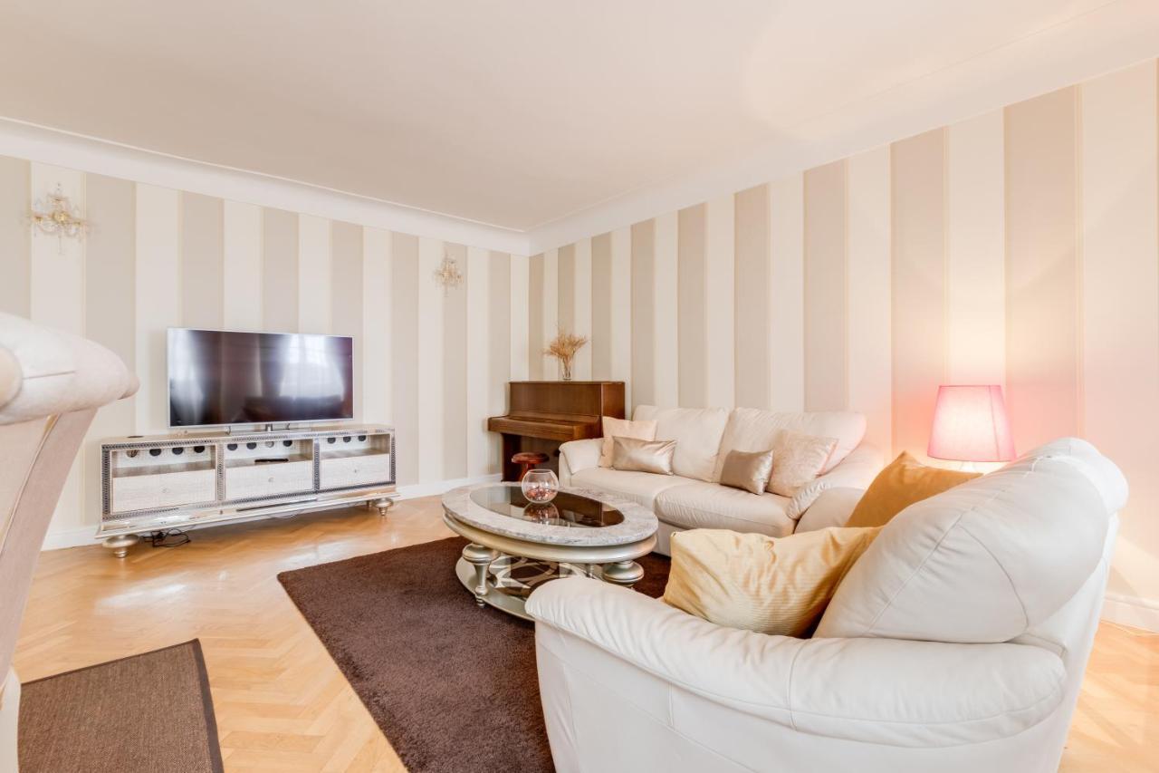 Charles Bridge Royal Apartments - Castle District Prague Ngoại thất bức ảnh