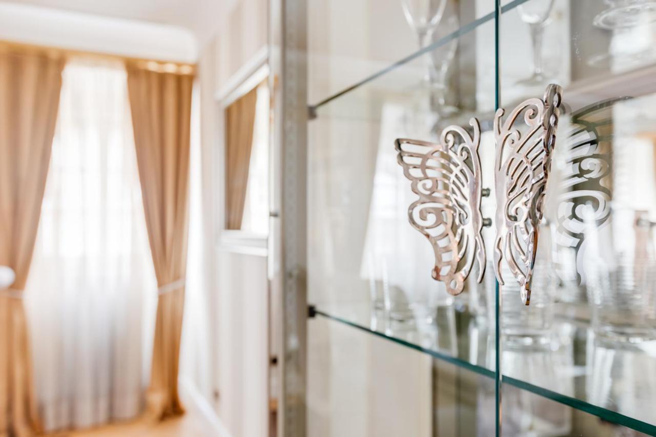 Charles Bridge Royal Apartments - Castle District Prague Ngoại thất bức ảnh