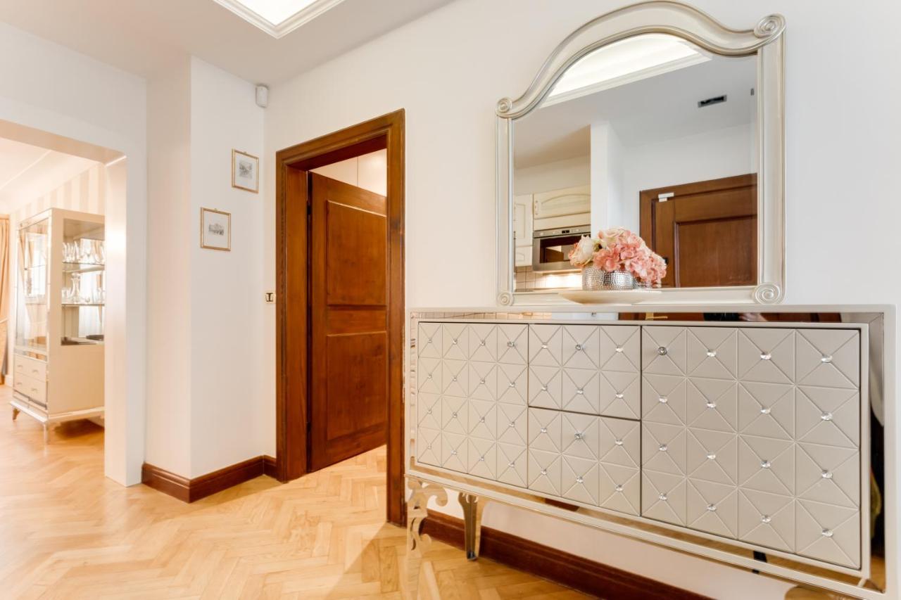 Charles Bridge Royal Apartments - Castle District Prague Ngoại thất bức ảnh