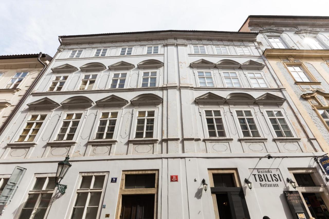 Charles Bridge Royal Apartments - Castle District Prague Ngoại thất bức ảnh