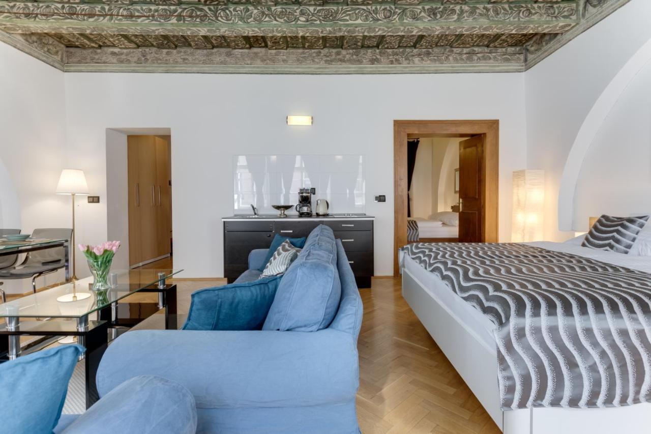 Charles Bridge Royal Apartments - Castle District Prague Ngoại thất bức ảnh