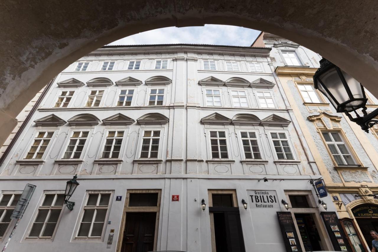 Charles Bridge Royal Apartments - Castle District Prague Ngoại thất bức ảnh