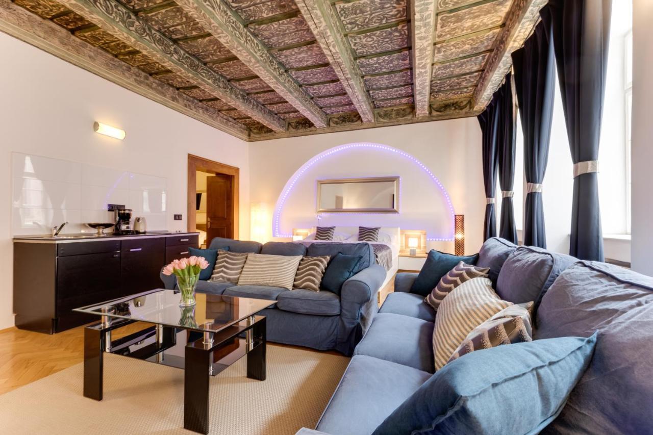 Charles Bridge Royal Apartments - Castle District Prague Ngoại thất bức ảnh