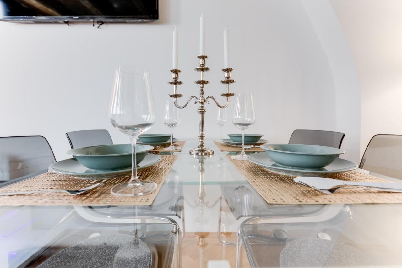 Charles Bridge Royal Apartments - Castle District Prague Ngoại thất bức ảnh